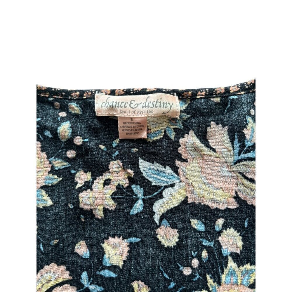 Chance & Destiny Band of Gypsies Women's Floral Top - Picture 4 of 7